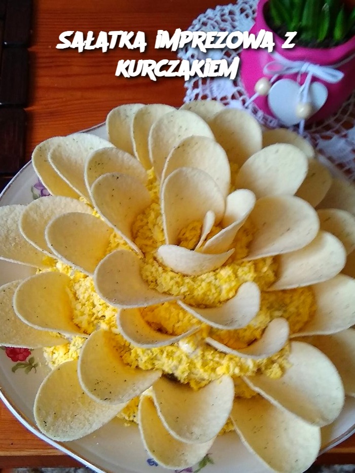 Sałatka imprezowa z kurczakiem