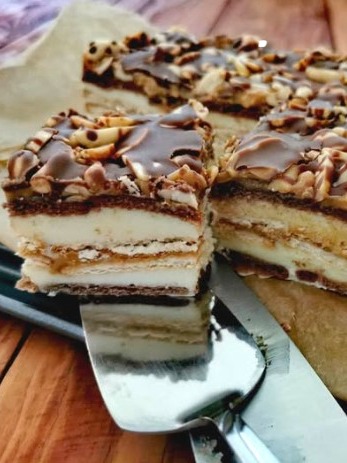 Ciasto Snickers Bez Pieczenia: Przepyszny Deser na Każdą Okazję